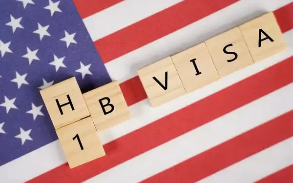 India reacts as US unveils $100,000 H-1B fee; students and tech firms rethink plans.