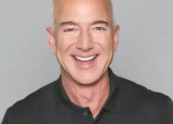 Jeff Bezos Reportedly Returns to Day-to-Day Leadership With New $6.2bn AI Venture