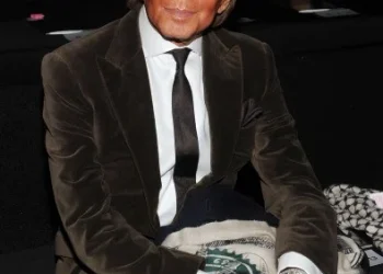 Valentino Garavani, Italian couturier who dressed generations of stars and royals, dies at 93