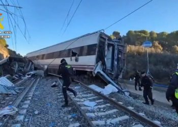 At least 40 killed as high-speed trains collide near Córdoba, Spain; Sánchez orders inquiry and declares three days of mourning.