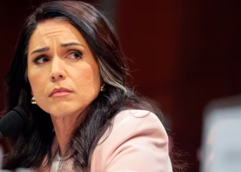 Tulsi Gabbard Resigns as U.S. Intelligence Chief, Citing Husband’s Cancer Diagnosis